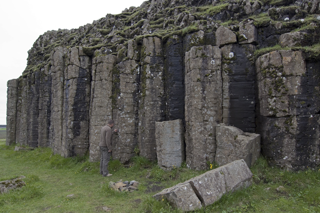 2011-07-06_16-07-05 island.jpg - Basaltfelsen